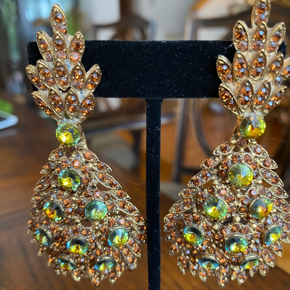 THELMA DEUTSCH EARRINGS: Green/Amber Stones in Antique Gold Dangle Clip-On Ears
